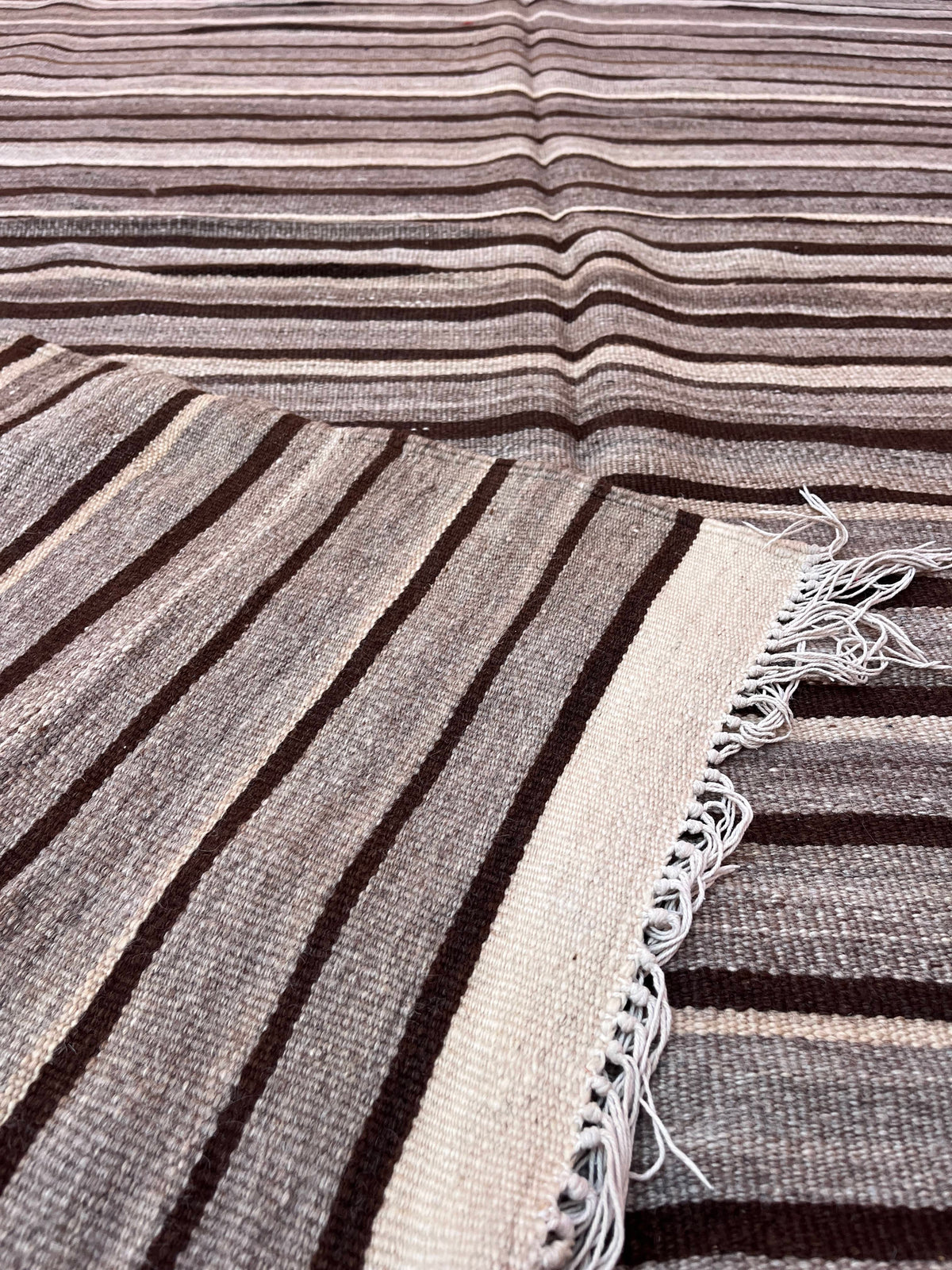 Vintage Moroccan Kilim Rug – Handwoven Wool – 240 x 1.50 cm