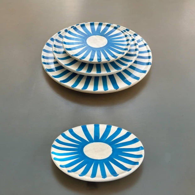 Turquoise Blue Sun Plate Set - Vibrant Dinnerware for Summer Dining