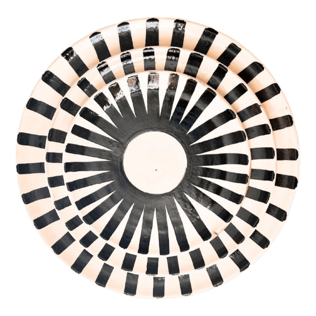Black Sun Plate Set - Vibrant Dinnerware for Summer Dining