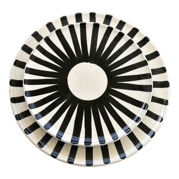 Black Sun Plate Set - Vibrant Dinnerware for Summer Dining