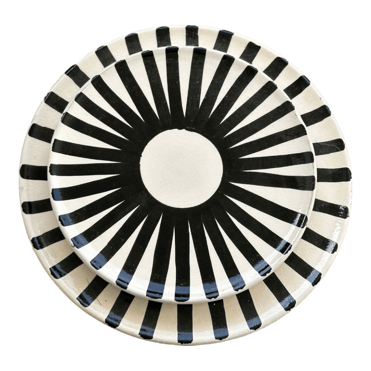 Black Sun Plate Set - Vibrant Dinnerware for Summer Dining