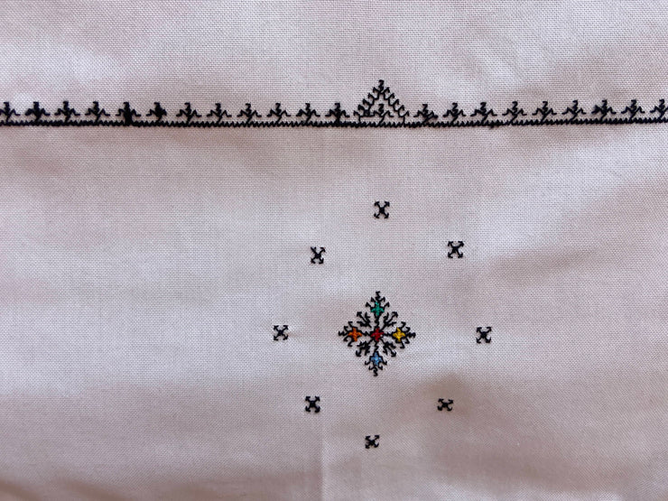 Rectangular Hand Embroidered Table cloth and 12 napkins, Moroccan Embroidered Linen, heartwarming gift, White Embroidered cotton tablecloth.