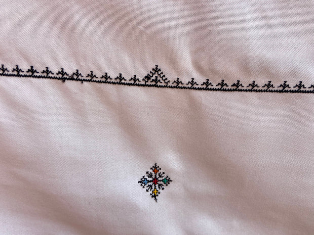 Rectangular Hand Embroidered Table cloth and 12 napkins, Moroccan Embroidered Linen, heartwarming gift, White Embroidered cotton tablecloth.
