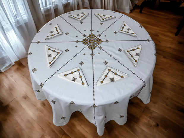 Hand Embroidered Table cloth and napkins, a magnificent decoration to add a Moroccan touch to your home. - handmade by Moroccantastics - embroidered