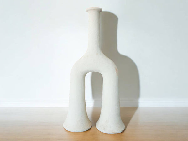 SCULPTURAL TAMEGROUTE ARCH CANDLE HOLDER