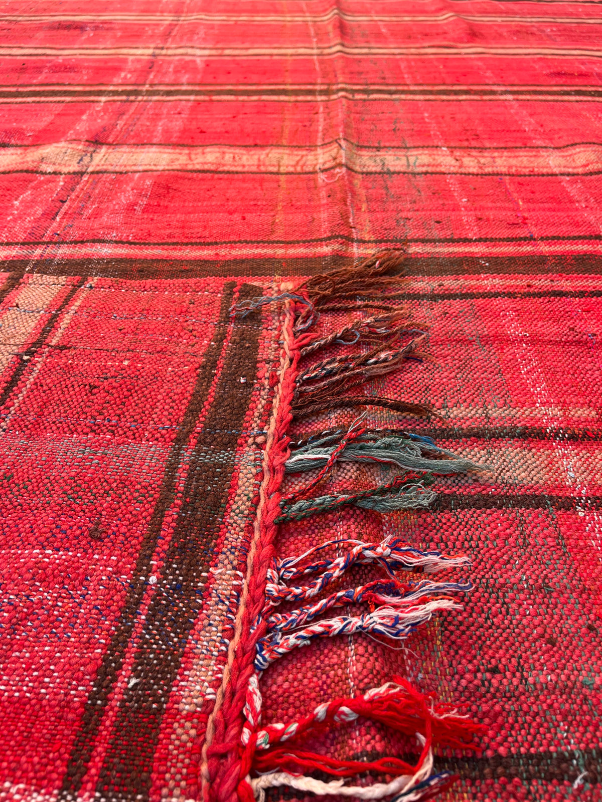 Handwoven Vintage Moroccan Kilim Rug (8.7 x 5.1 ft)